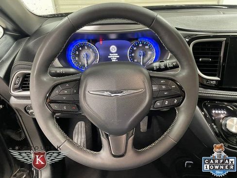 Used 2024 Chrysler Pacifica Touring-L w/ Uconnect Theater Family Group AWD/4WD image 15