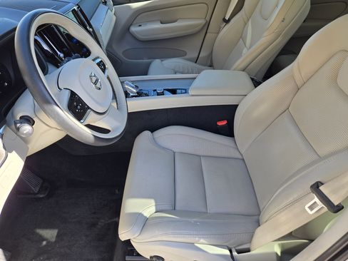 Used 2023 Volvo XC60 B6 Ultimate w/ Protection Package Premier image 21