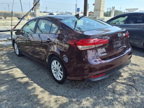 Used 2017 Kia Forte LX w/ LX Popular Package FWD image 3