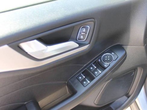 Used 2021 Ford Escape SEL image 18