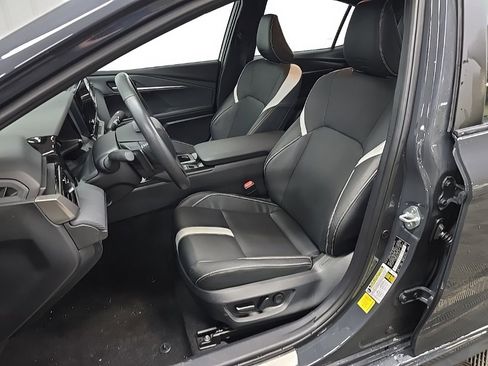 Used 2025 Toyota Camry SE image 29