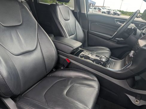 Used 2020 Ford Edge Titanium AWD/4WD image 13