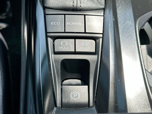 Used 2026 Toyota Camry LE w/ Convenience Package FWD image 34
