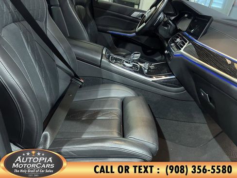Used 2021 BMW X7 M50i AWD/4WD image 11