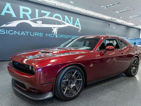 Used 2017 Dodge Challenger R/T Scat Pack w/ Driver Convenience Group RWD image 1