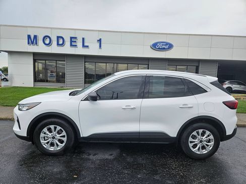 Used 2023 Ford Escape Active AWD/4WD image 1