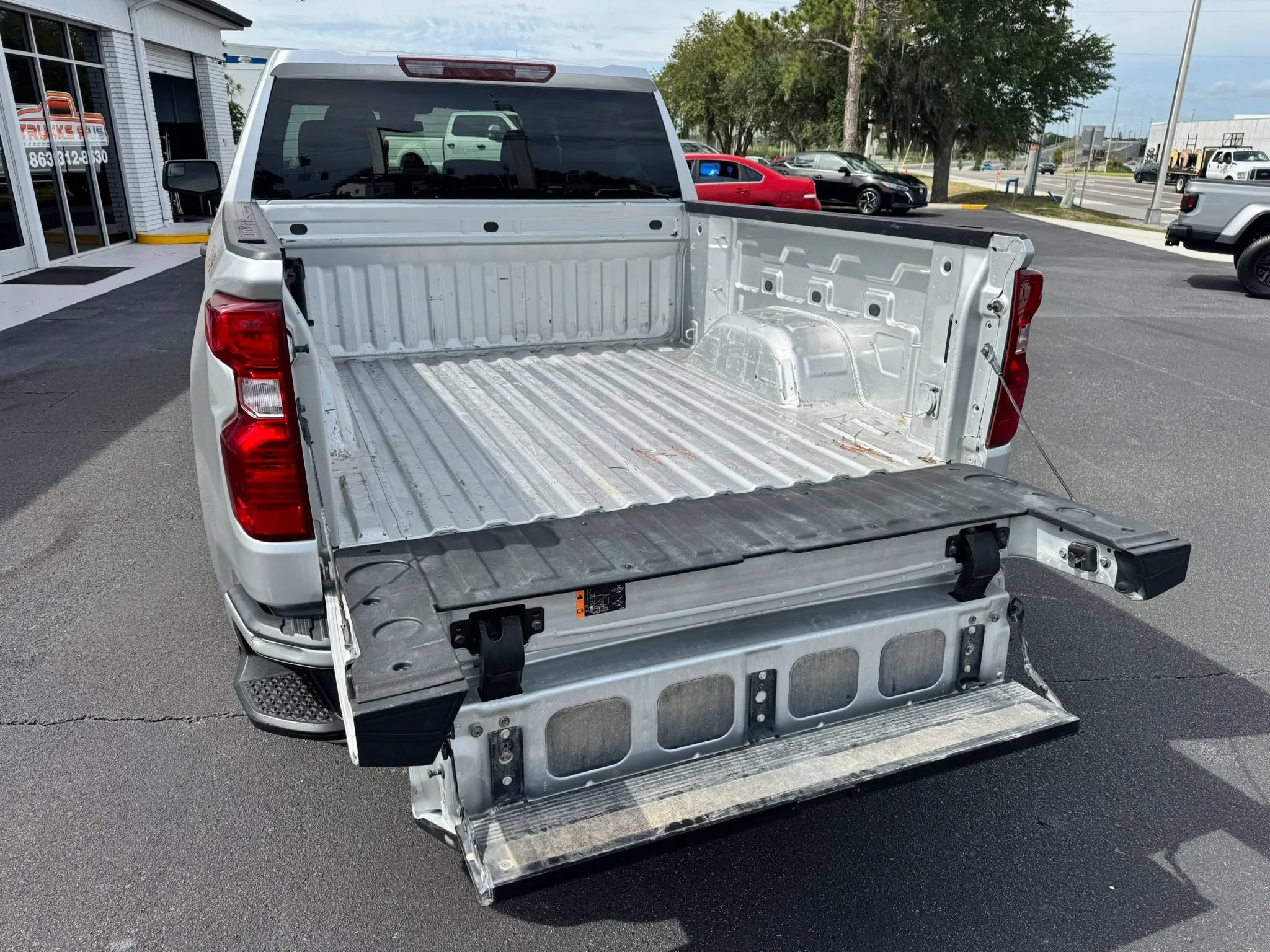 Used 2022 Chevrolet Silverado 1500 Custom AWD/4WD image 7