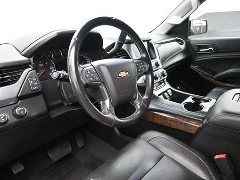 Used 2019 Chevrolet Suburban LT AWD/4WD image 18
