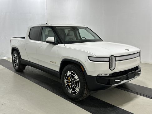 Used 2023 Rivian R1T Adventure image 7