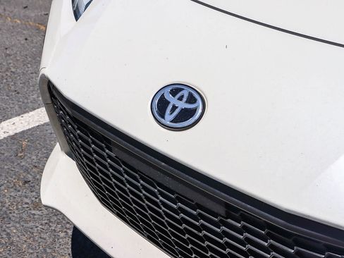 Used 2022 Toyota GR86 w/ ALL Weather Mat Package (TMS) RWD image 3