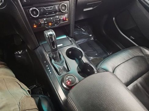 Used 2016 Ford Explorer XLT w/ Equipment Group 202A image 21