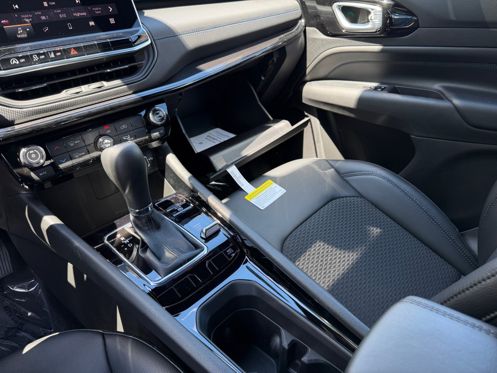 New 2026 Jeep Compass Latitude AWD/4WD image 31