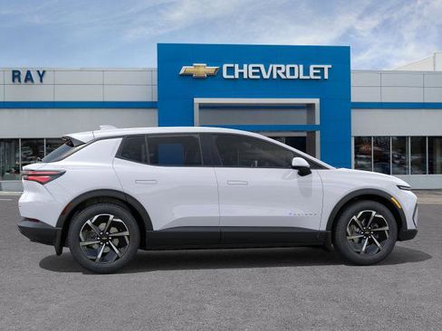 New 2026 Chevrolet Equinox EV LT FWD image 38