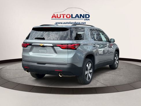 Used 2023 Chevrolet Traverse LT w/ LT Premium Package AWD/4WD image 4