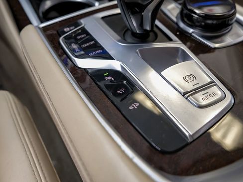 Used 2016 BMW 740i w/ Executive Package image 28