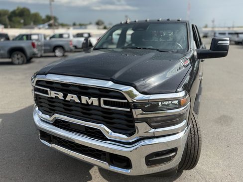 Used 2025 RAM 2500 Tradesman AWD/4WD image 15
