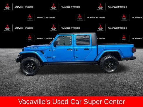 Used 2022 Jeep Gladiator Sport AWD/4WD image 2