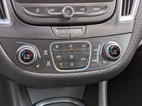 Used 2024 Chevrolet Malibu LT image 24