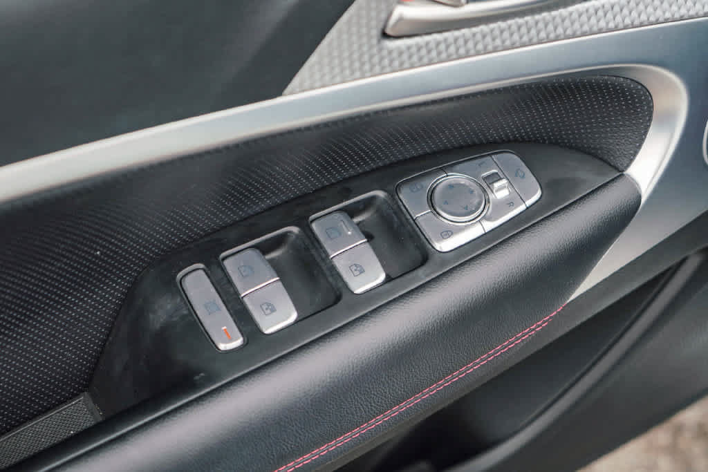 Used 2023 Genesis G70 2.0T w/ Sport Prestige Package RWD image 20