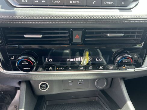 Used 2022 Nissan Rogue SV w/ SV Premium Package FWD image 24
