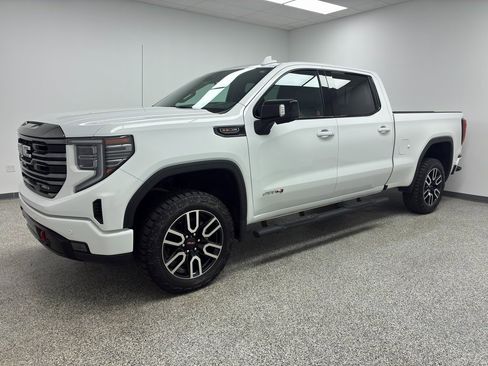 Used 2023 GMC Sierra 1500 AT4 w/ Technology Package image 7
