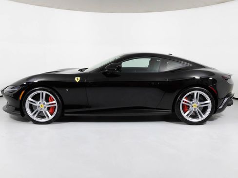 Used 2021 Ferrari Roma image 3