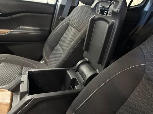 Used 2018 GMC Acadia SLE FWD image 35