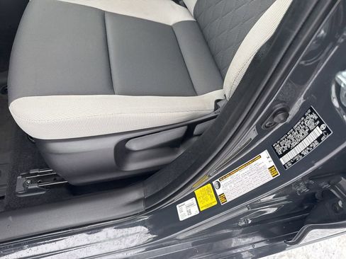 Used 2023 Toyota Corolla LE image 18