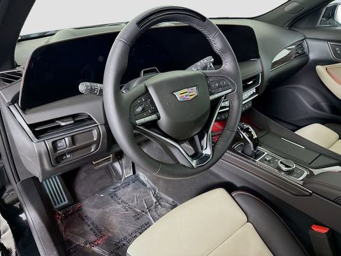 Used 2025 Cadillac CT5 Sport w/ Technology Package image 9