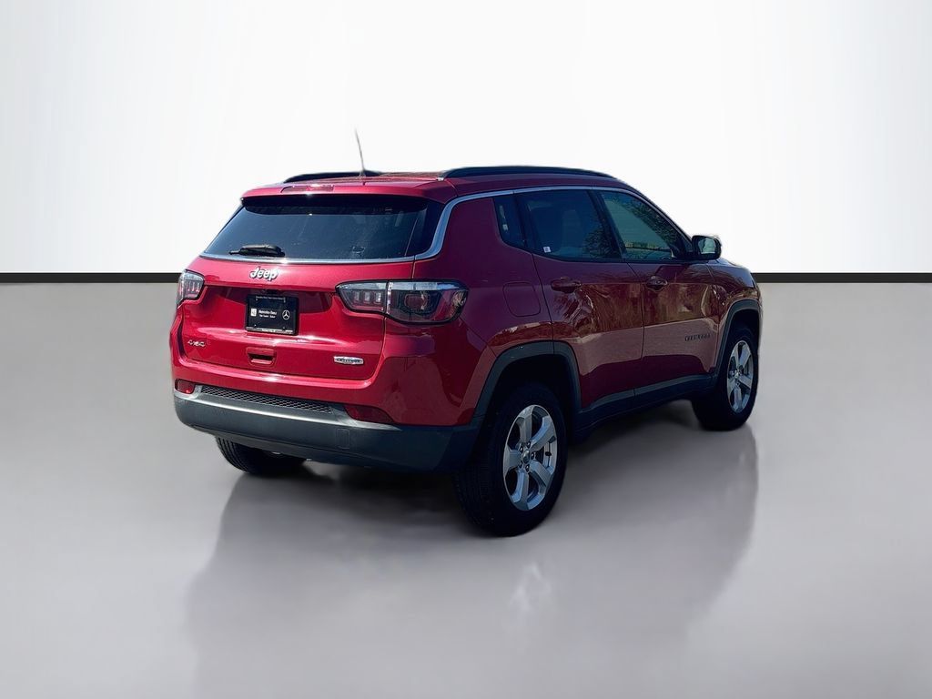 Used 2019 Jeep Compass Latitude w/ Cold Weather Group AWD/4WD image 4