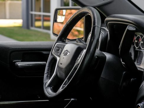 Used 2019 Chevrolet Silverado 1500 LT Trail Boss AWD/4WD image 19