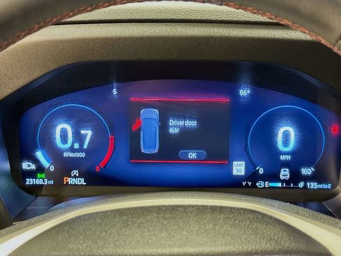 Used 2025 Ford Explorer Active RWD image 12