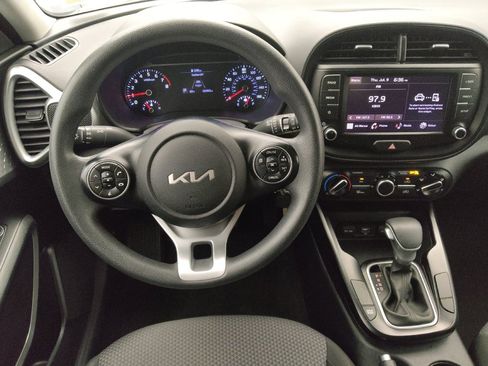 Used 2022 Kia Soul LX w/ Technology Package FWD image 22
