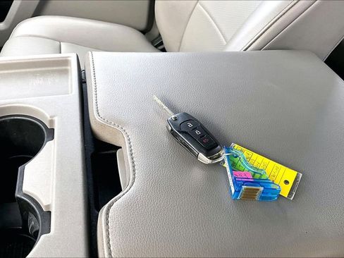 Used 2019 Ford F250 XL w/ Power Equipment Group image 33