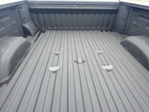 Used 2024 Chevrolet Silverado 2500 Custom w/ Custom Value Package image 8