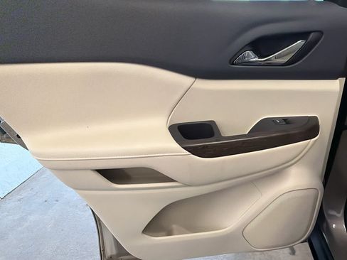 Used 2022 GMC Acadia Denali w/ LPO, Floor Liner Package FWD image 29