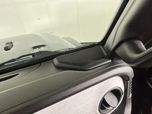 Used 2024 Jeep Wrangler Unlimited w/ Convenience Group AWD/4WD image 30
