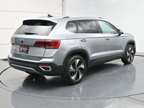 Used 2023 Volkswagen Taos SE w/ Panoramic Sunroof Package image 24