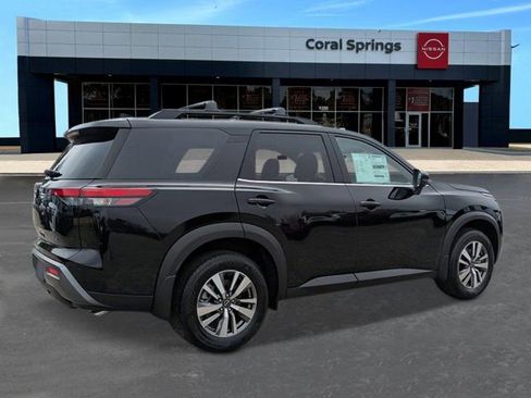 New 2026 Nissan Pathfinder SL FWD image 5