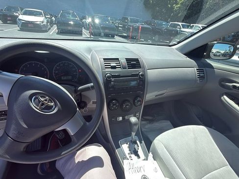 Used 2010 Toyota Corolla FWD image 3