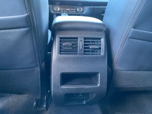 Used 2024 Mitsubishi Outlander SE image 28