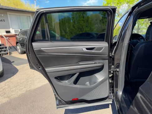 Used 2024 Volkswagen Atlas Cross Sport SE image 24