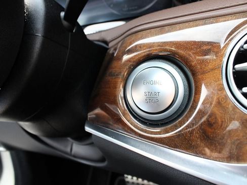 Used 2015 Mercedes-Benz S 550 Sedan image 33