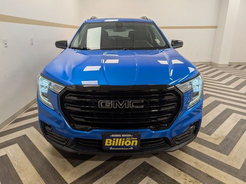 Used 2024 GMC Terrain SLT w/ Infotainment Package II image 28