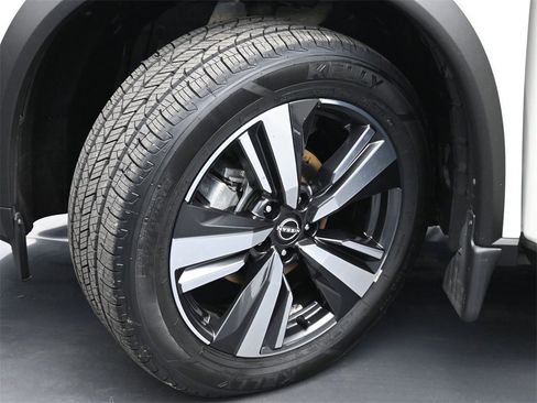 Used 2022 Nissan Rogue Platinum w/ Head-Up Display Package image 24