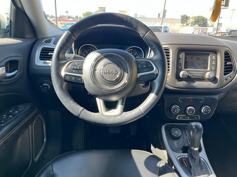 Used 2018 Jeep Compass Latitude w/ Cold Weather Group AWD/4WD image 25