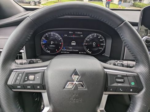 Used 2024 Mitsubishi Outlander SE FWD image 29