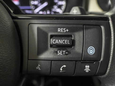 Used 2023 Nissan Rogue SV image 29