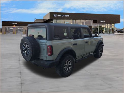 Used 2022 Ford Bronco Badlands image 8