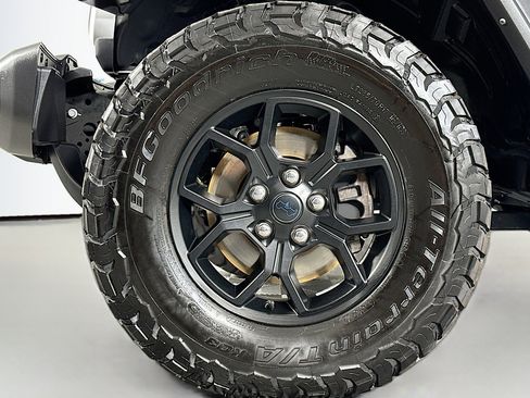 Used 2024 Jeep Wrangler Unlimited AWD/4WD image 11